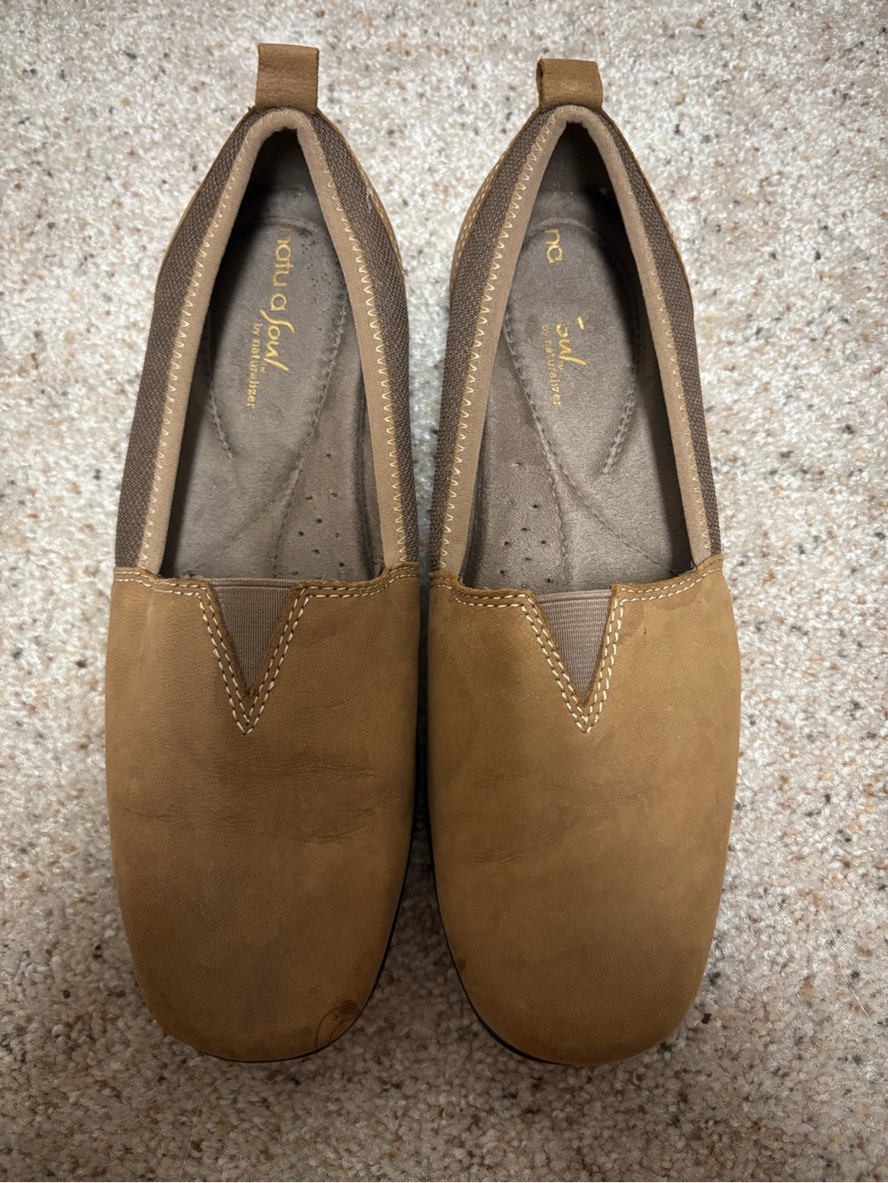 Naturalizer Men’s Slip-On Loafers in Light Brown Nubuck